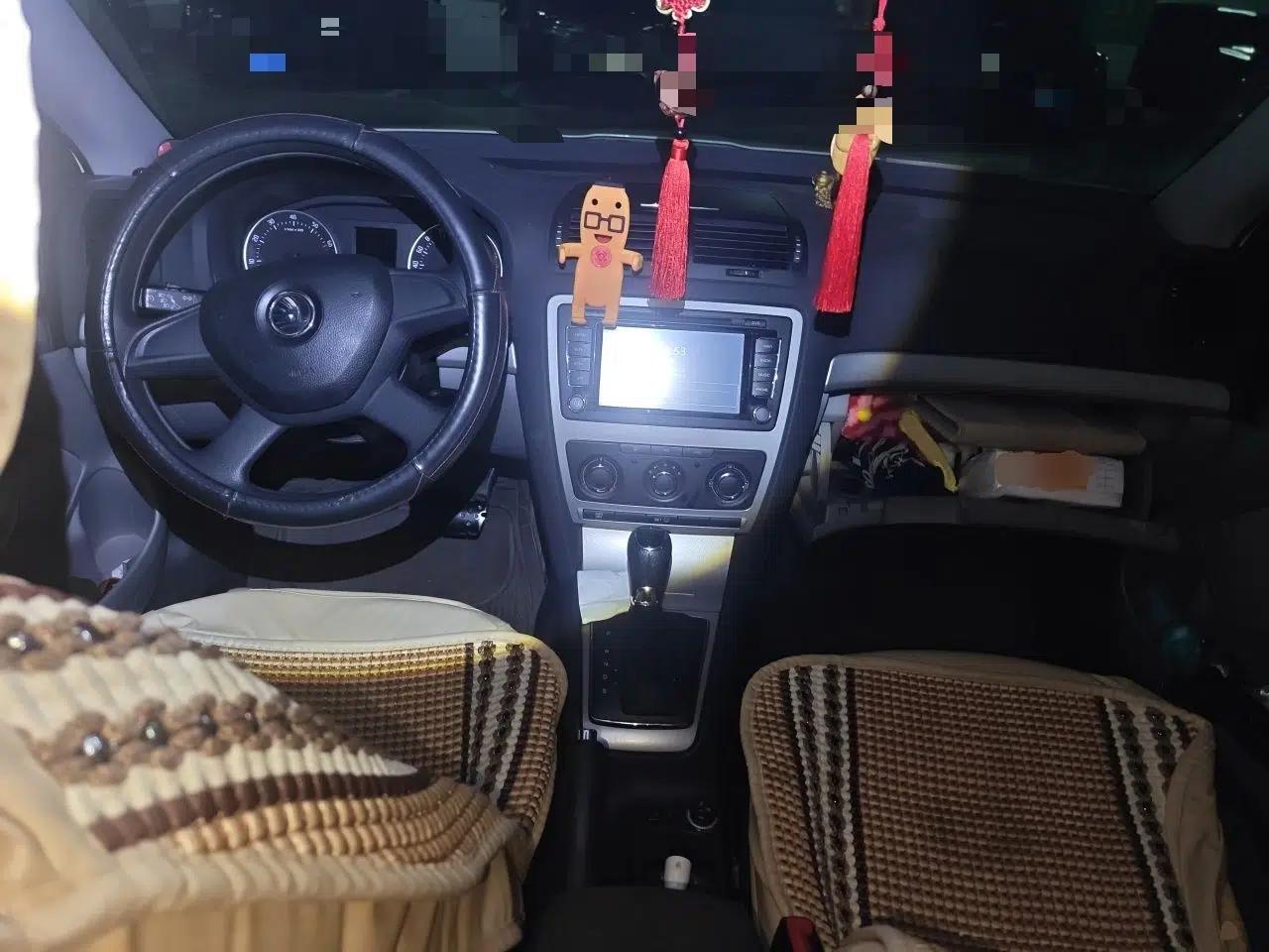 Skoda Octavia 2014 1.6L Automatic Yijie Edition — миниатюра 9