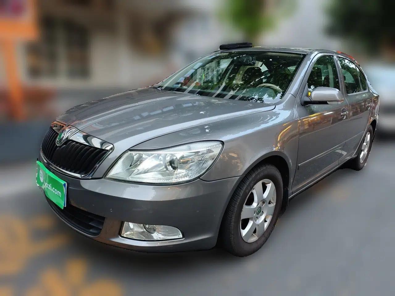 Skoda Octavia 2012 1.6L Manual Eado Edition — миниатюра 1