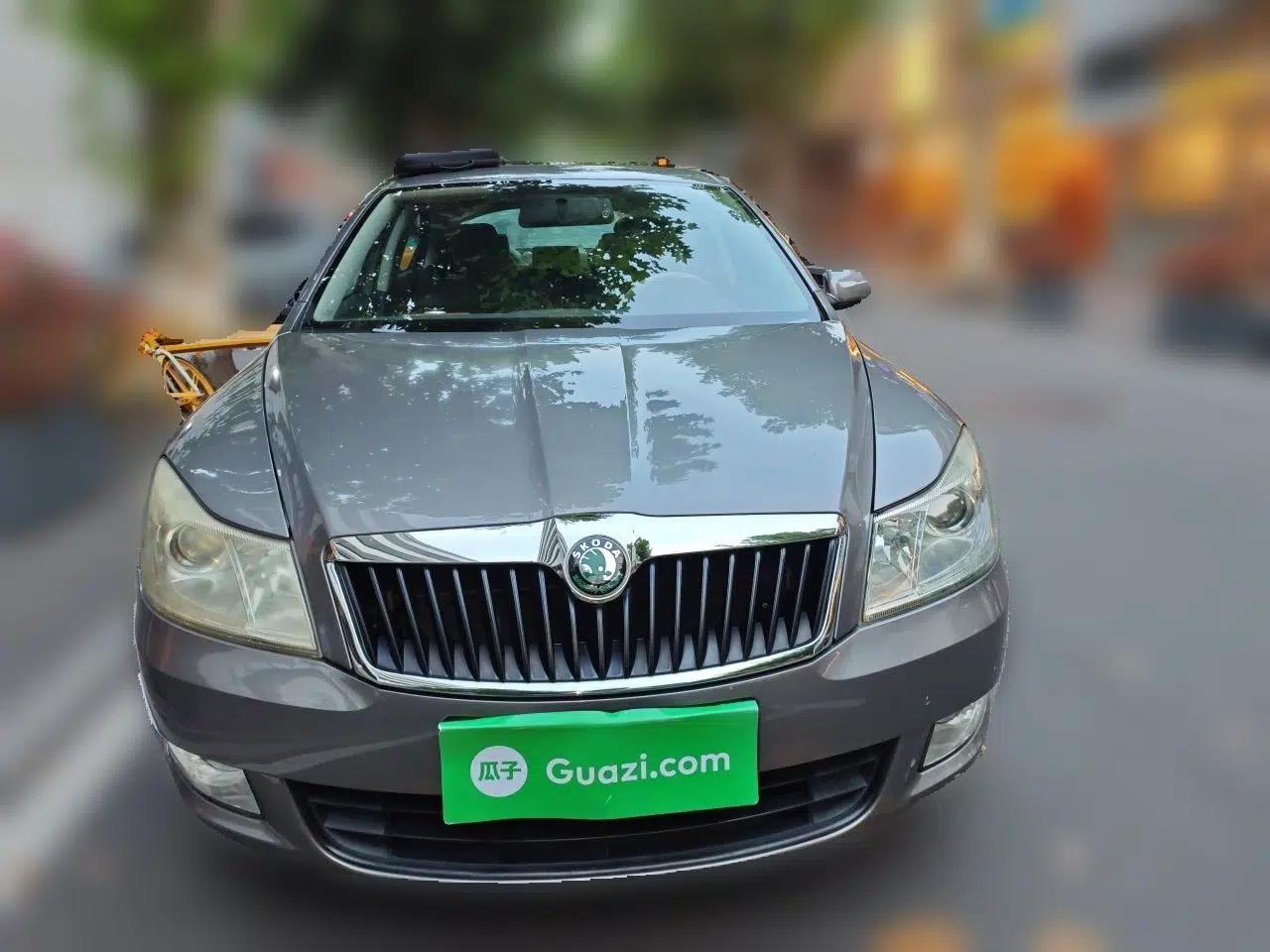 Skoda Octavia 2012 1.6L Manual Eado Edition — миниатюра 2