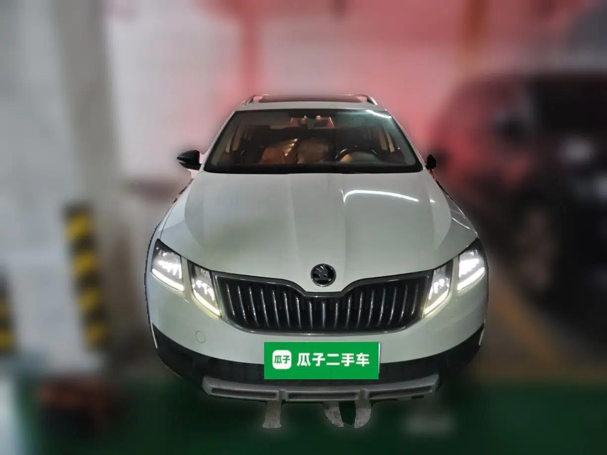 Skoda Octavia 2018 Station Wagon TSI280 DSG Luxury Edition — миниатюра 2