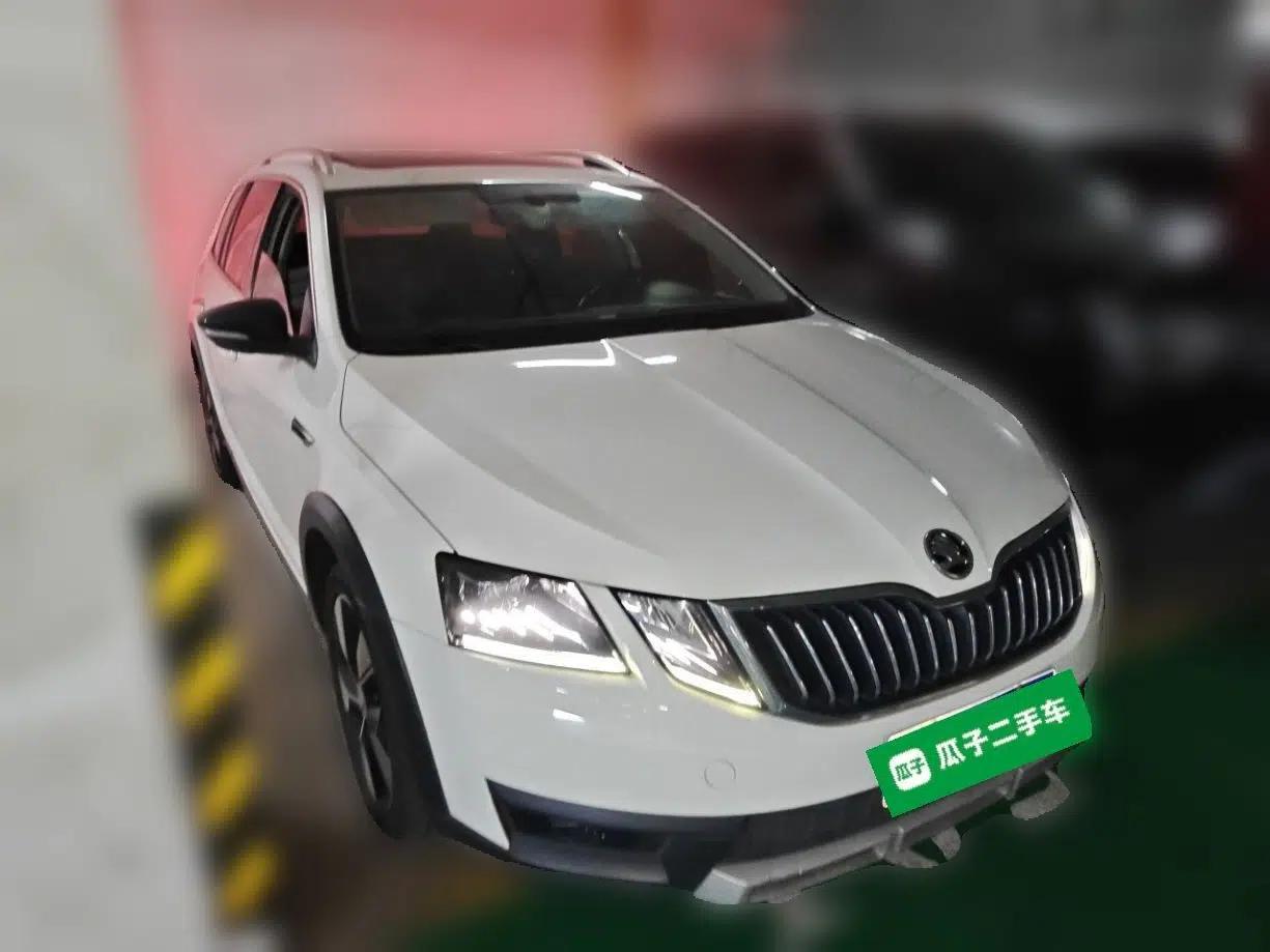 Skoda Octavia 2018 Station Wagon TSI280 DSG Luxury Edition — миниатюра 3