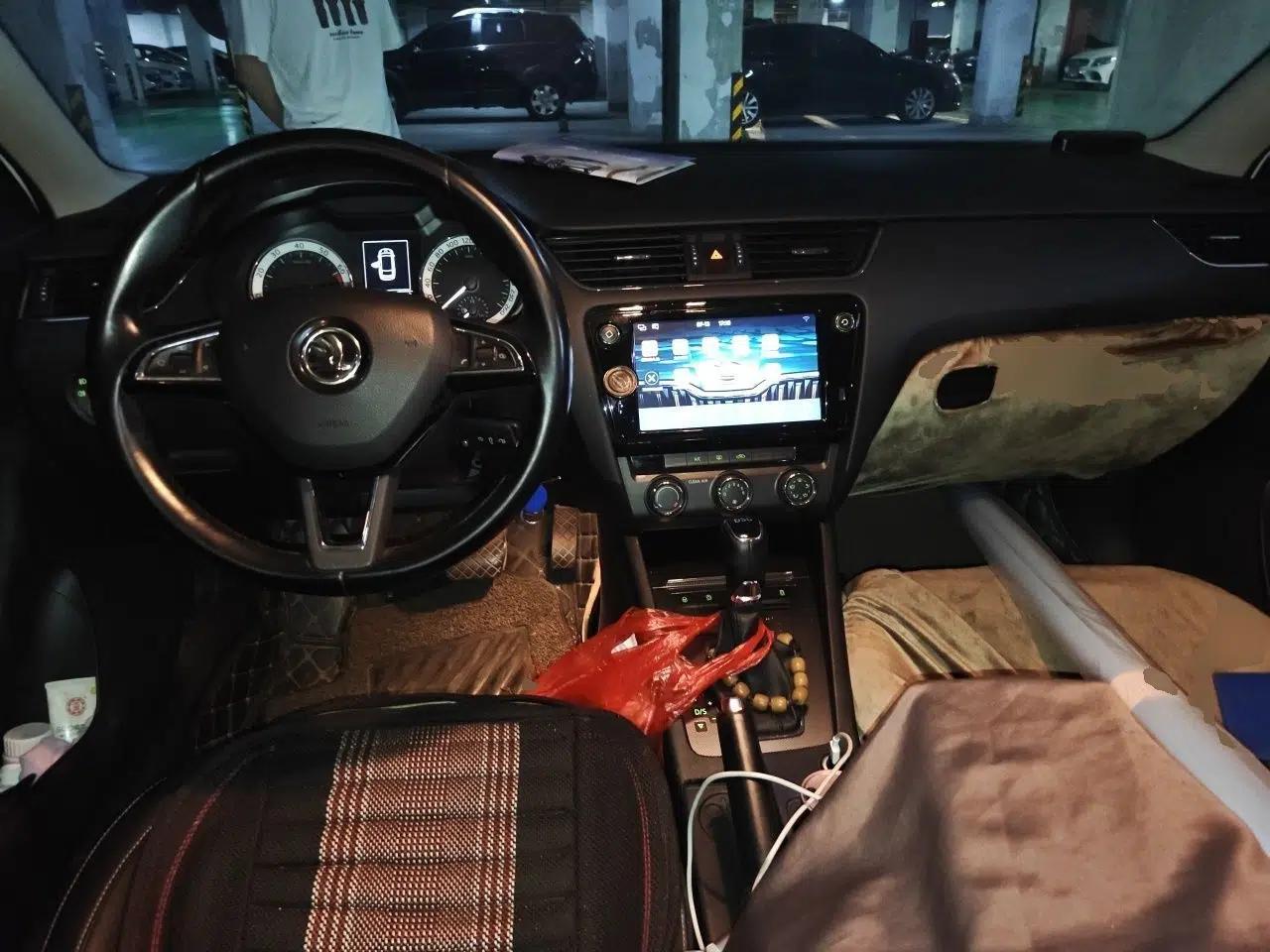 Skoda Octavia 2018 Station Wagon TSI280 DSG Luxury Edition — миниатюра 9