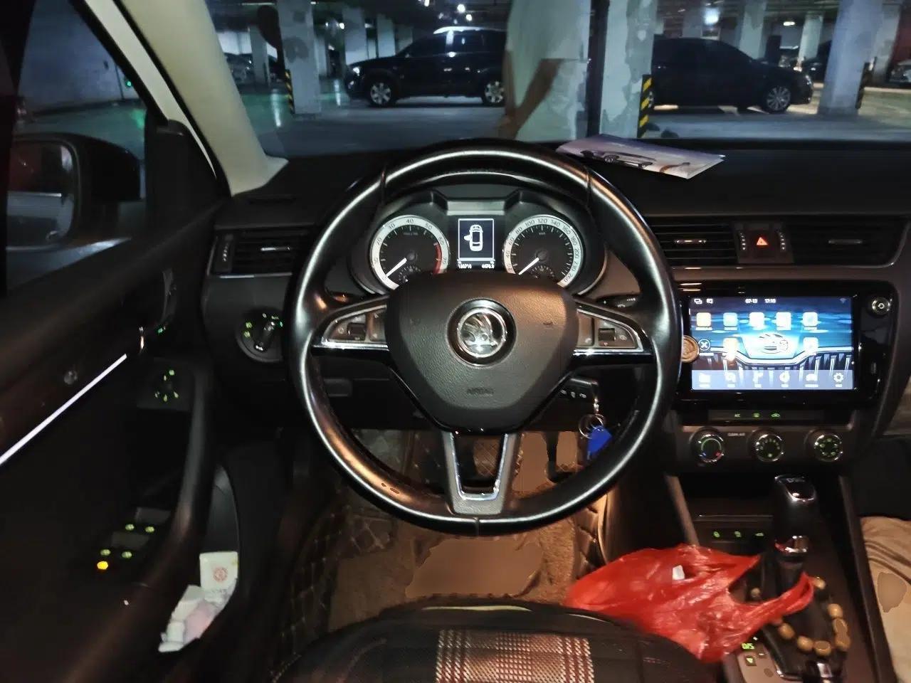 Skoda Octavia 2018 Station Wagon TSI280 DSG Luxury Edition — миниатюра 10