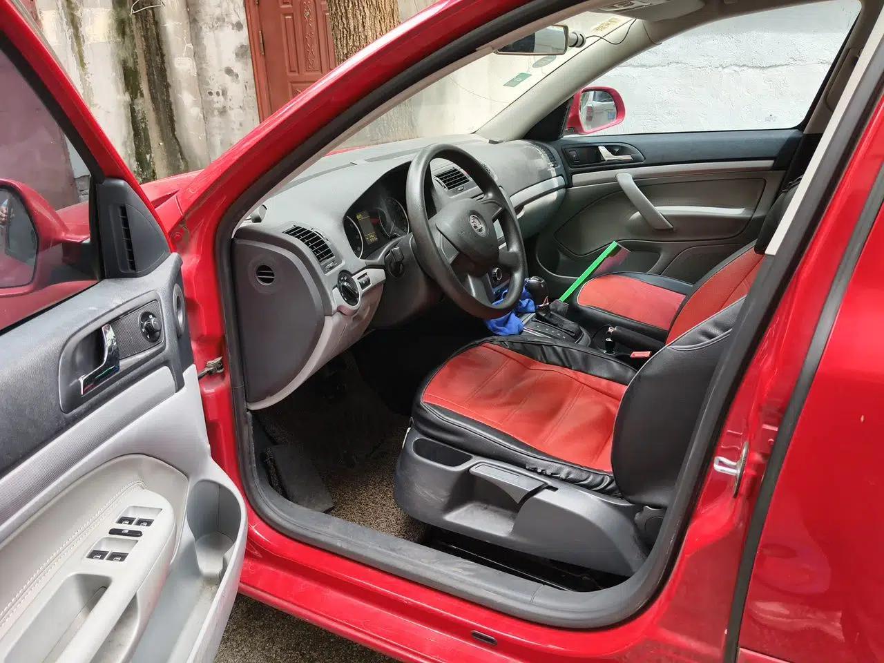 Skoda Octavia 2013 1.6L Automatic Elegance Edition — миниатюра 16