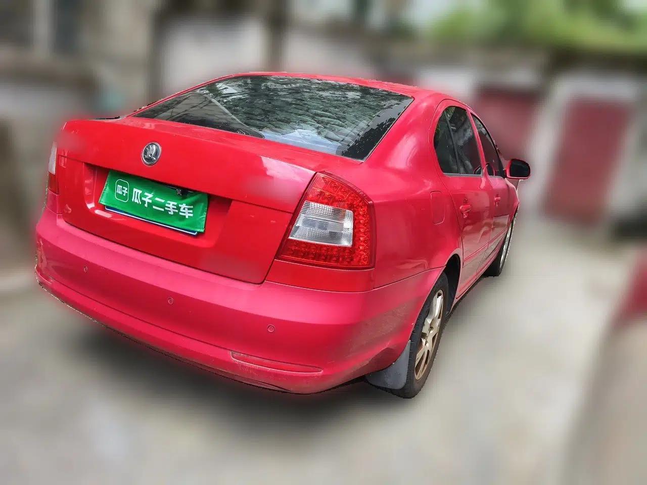 Skoda Octavia 2013 1.6L Automatic Elegance Edition — миниатюра 6