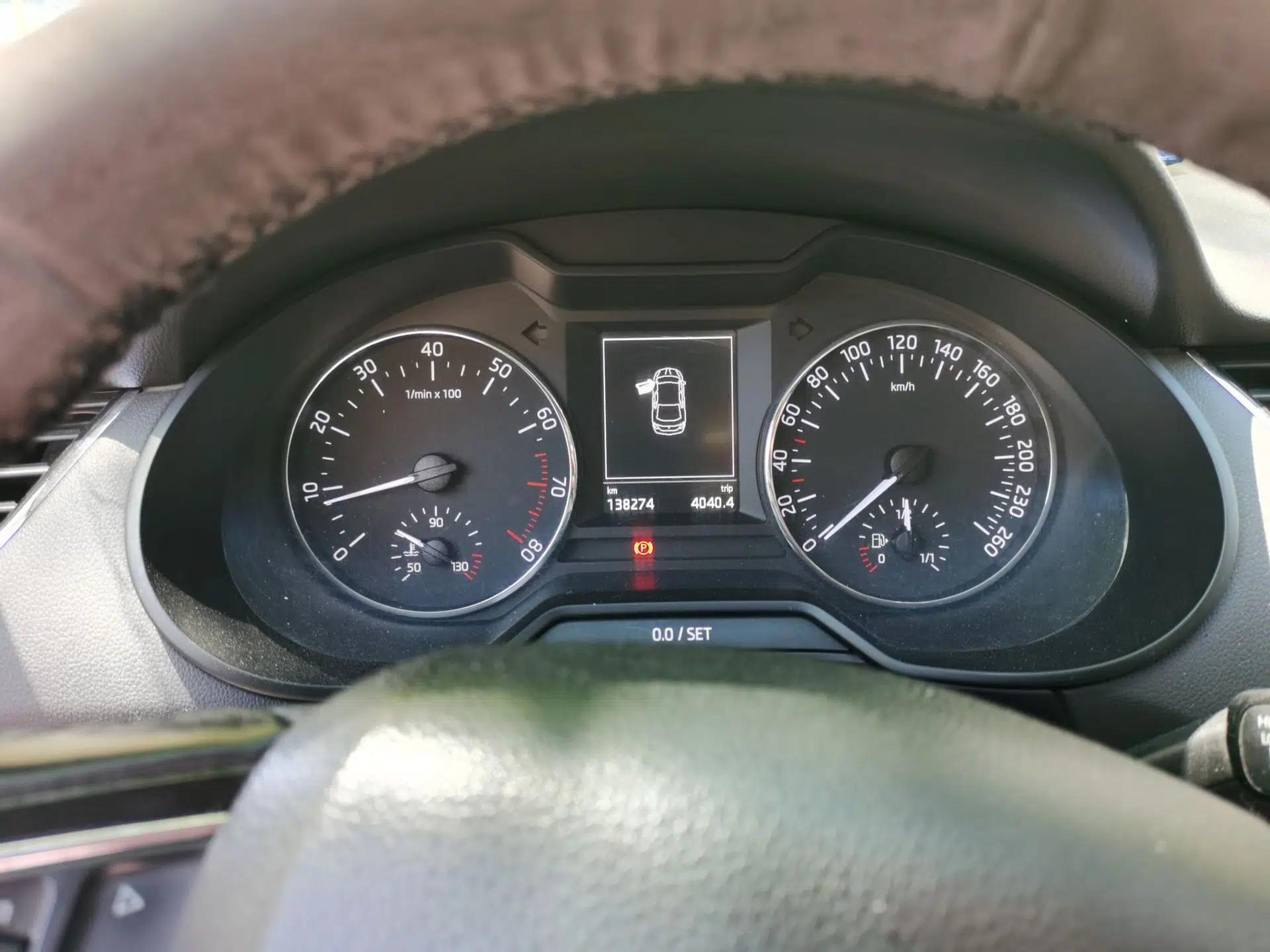 Skoda Octavia 2015 1.4TSI DSG Yijun Edition — миниатюра 11