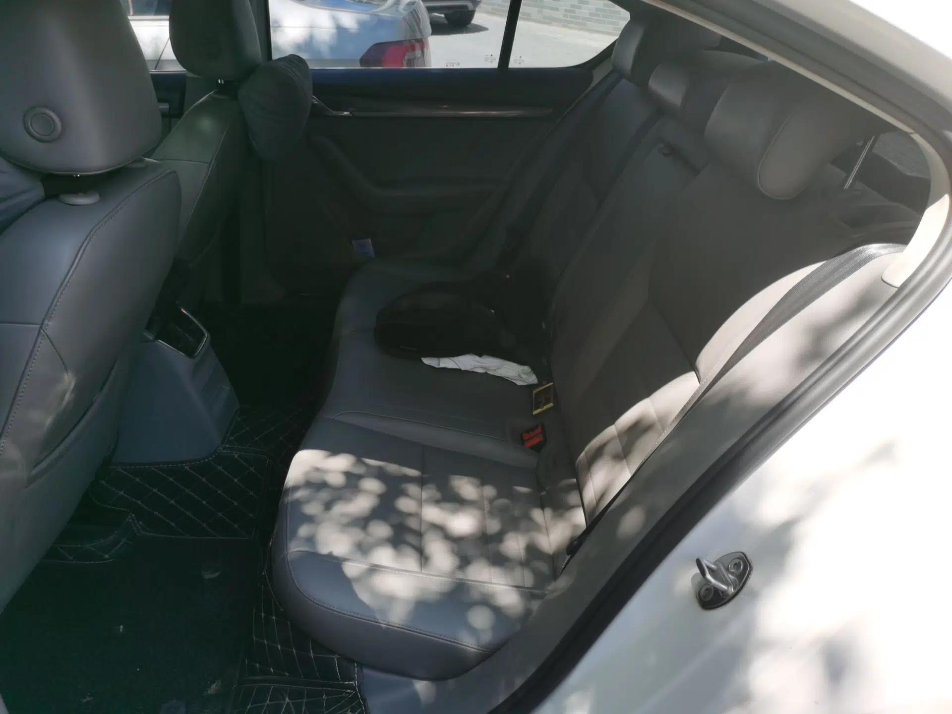 Skoda Octavia 2015 1.4TSI DSG Yijun Edition — миниатюра 17