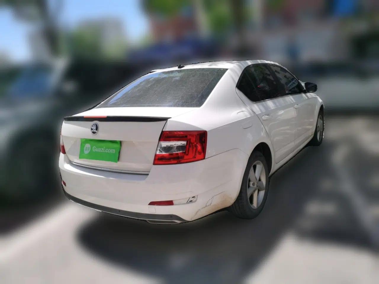 Skoda Octavia 2015 1.4TSI DSG Yijun Edition — миниатюра 6