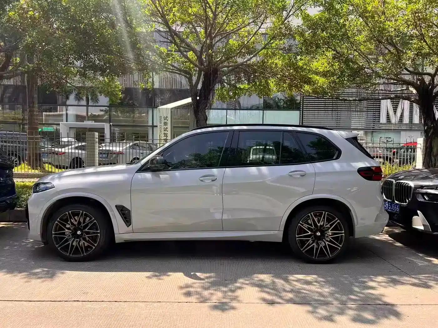 2023 BMW X5 M Competition — миниатюра 2
