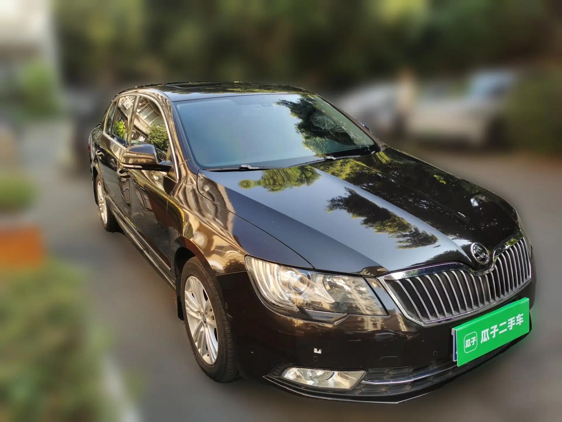 Skoda Superb 2013 1.8TSI Automatic Yashi Edition — миниатюра 3