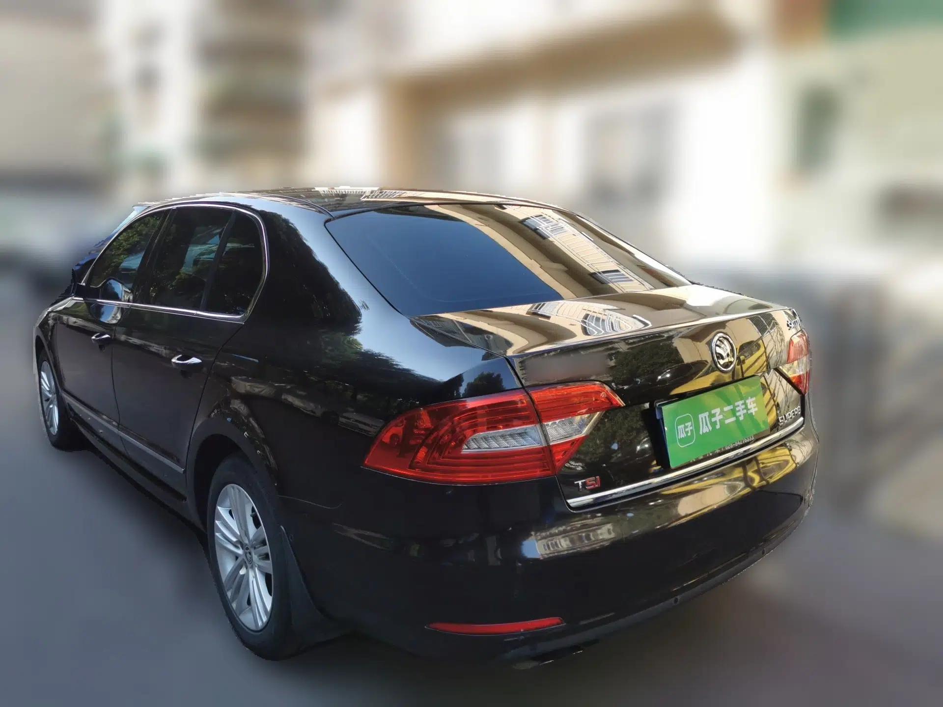 Skoda Superb 2013 1.8TSI Automatic Yashi Edition — миниатюра 4