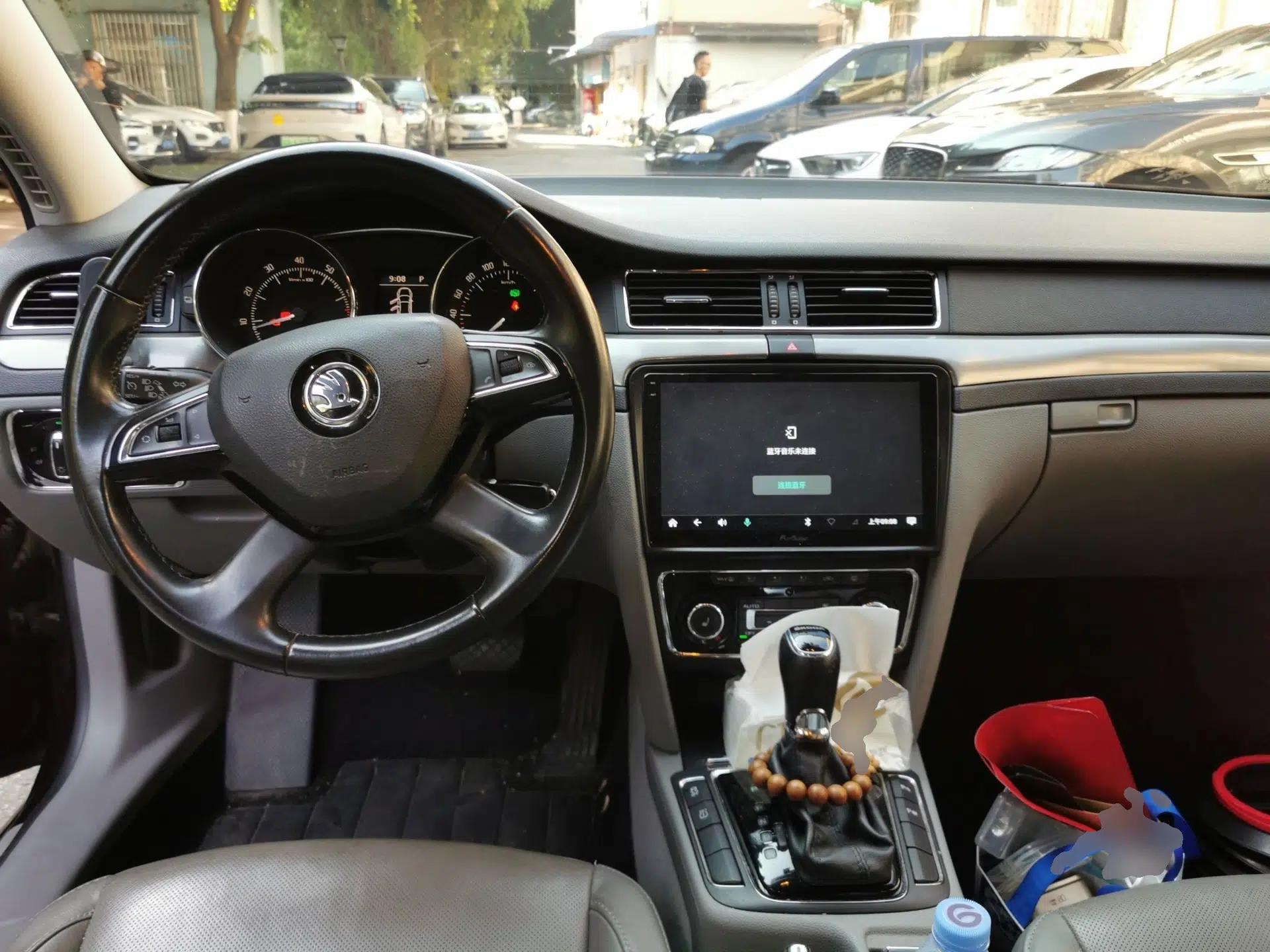Skoda Superb 2013 1.8TSI Automatic Yashi Edition — миниатюра 9