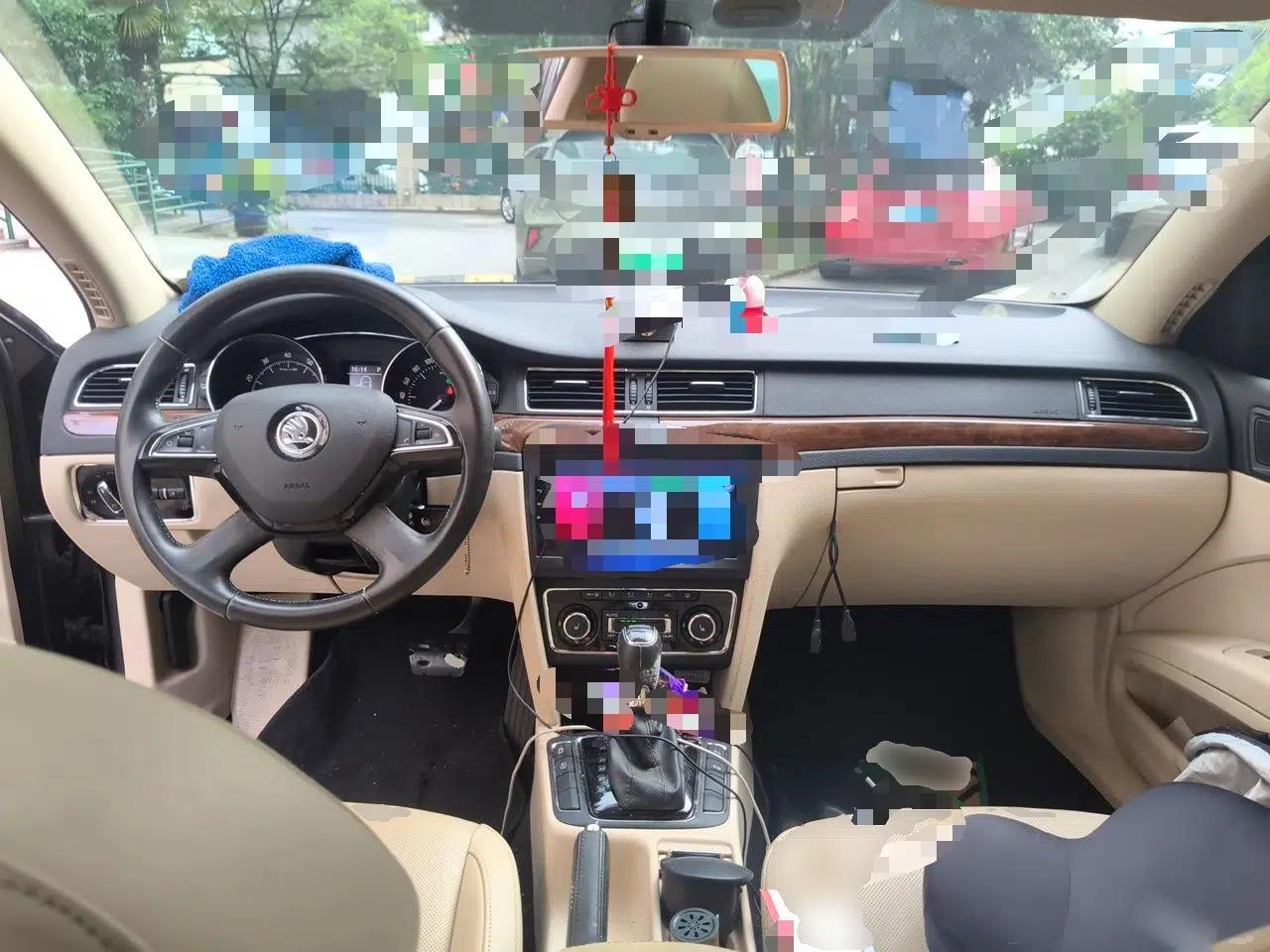 Skoda Superb 2013 1.8TSI Automatic Yashi Edition — миниатюра 9