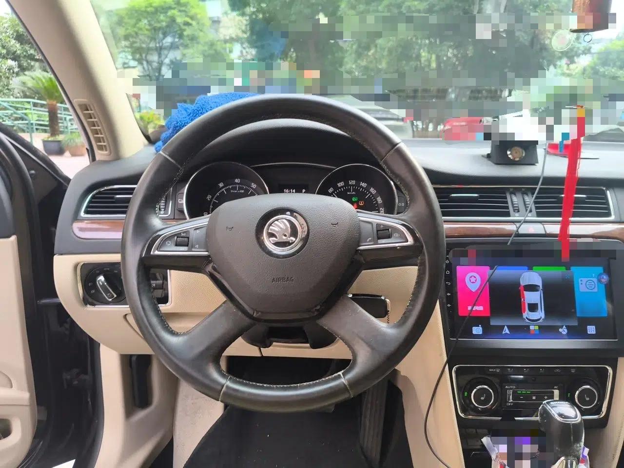 Skoda Superb 2013 1.8TSI Automatic Yashi Edition — миниатюра 10