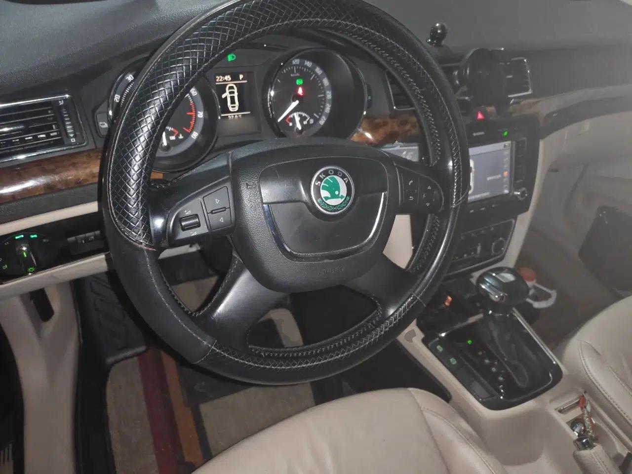 Skoda Superb 2009 1.8TSI Automatic Prestige Edition — миниатюра 10