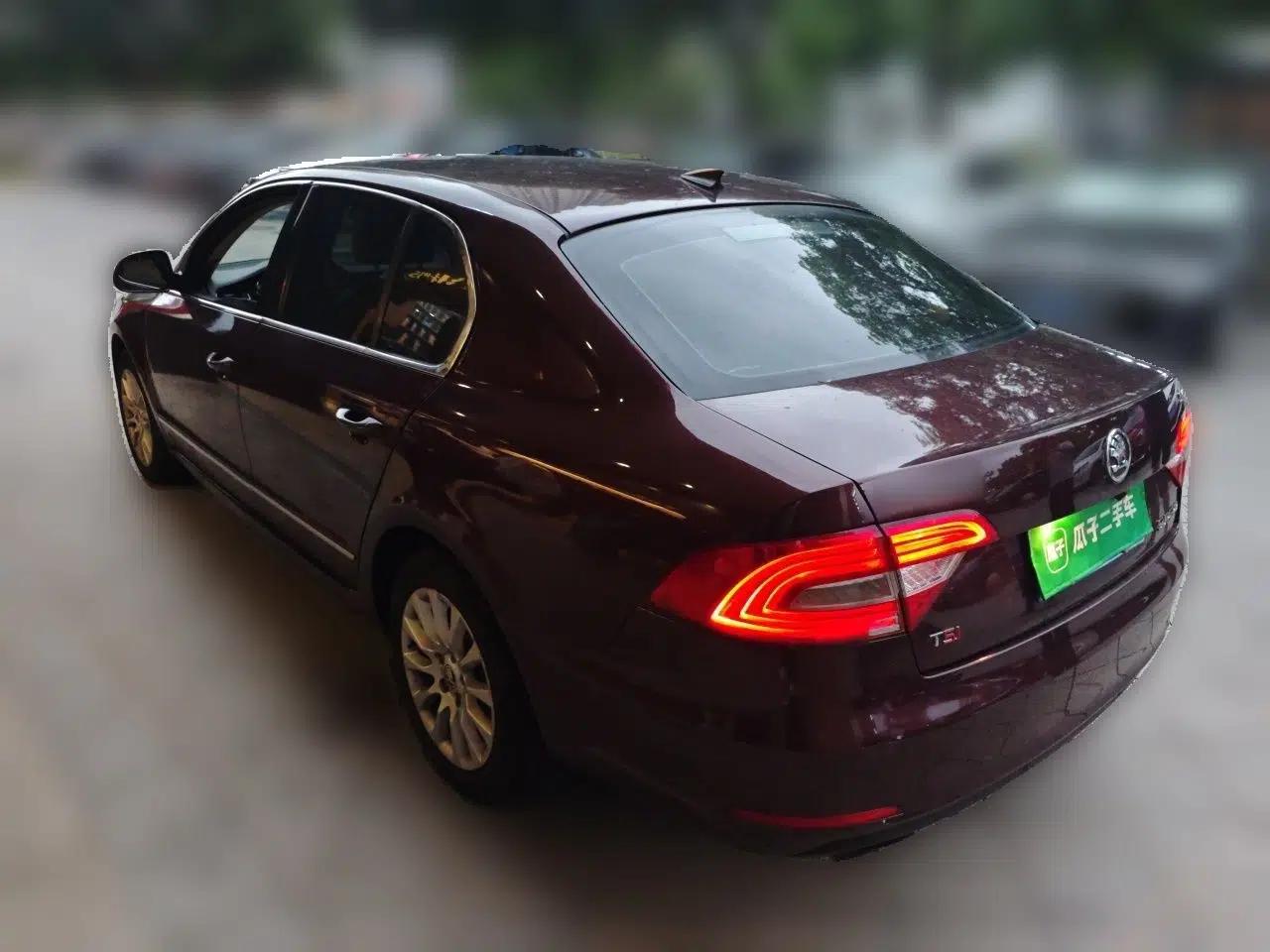 Skoda Superb 2013 1.8TSI Automatic MingShi Edition — миниатюра 4