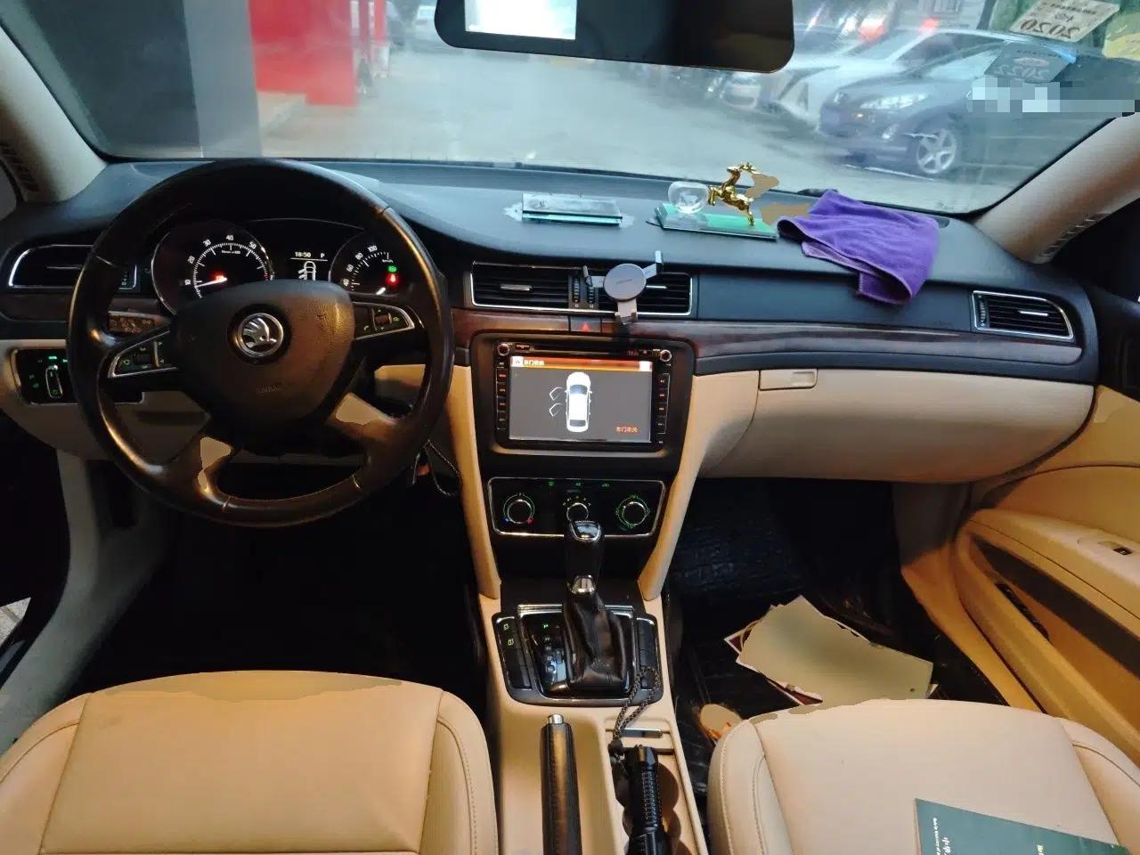 Skoda Superb 2013 1.8TSI Automatic MingShi Edition — миниатюра 9