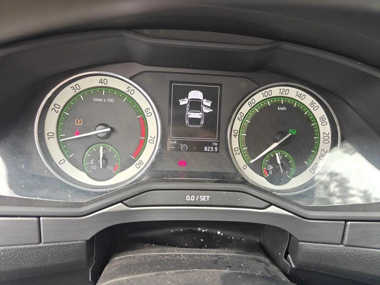 Skoda Superb 2018 TSI280 DSG Comfort Edition China V Standard — миниатюра 11