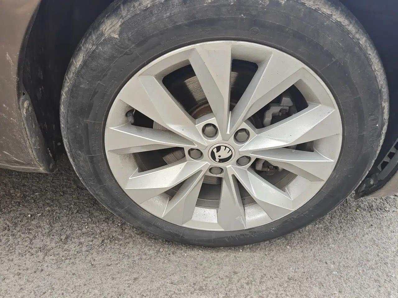 Skoda Superb 2018 TSI280 DSG Comfort Edition China V Standard — миниатюра 8