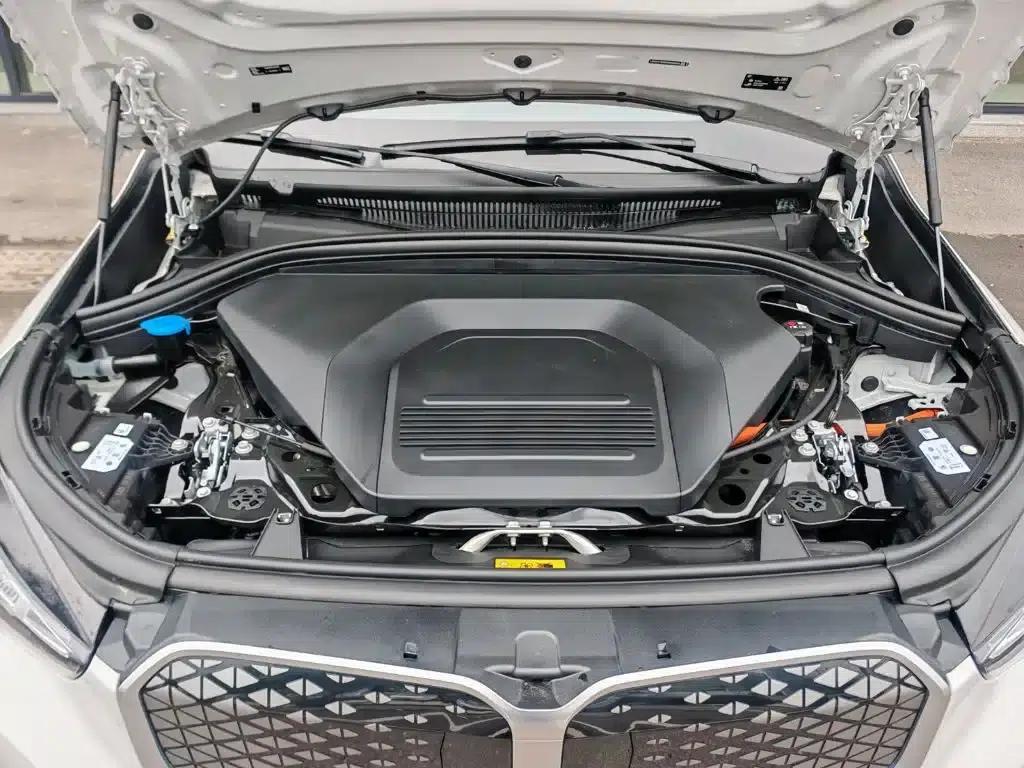 BMW iX1 2023 eDrive25L M Sport Package — миниатюра 12