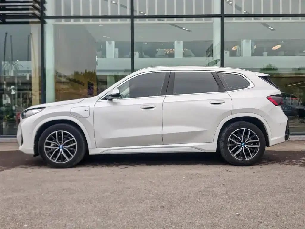 BMW iX1 2023 eDrive25L M Sport Package — миниатюра 3