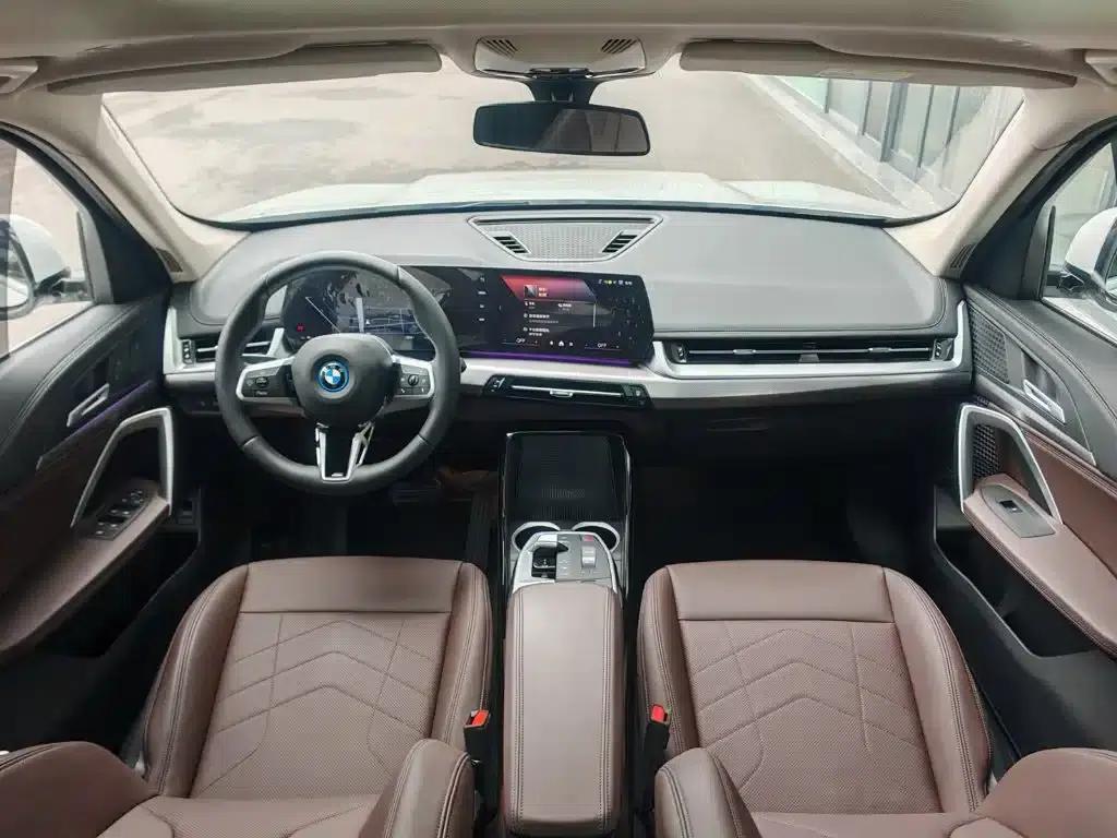 BMW iX1 2023 eDrive25L M Sport Package — миниатюра 5