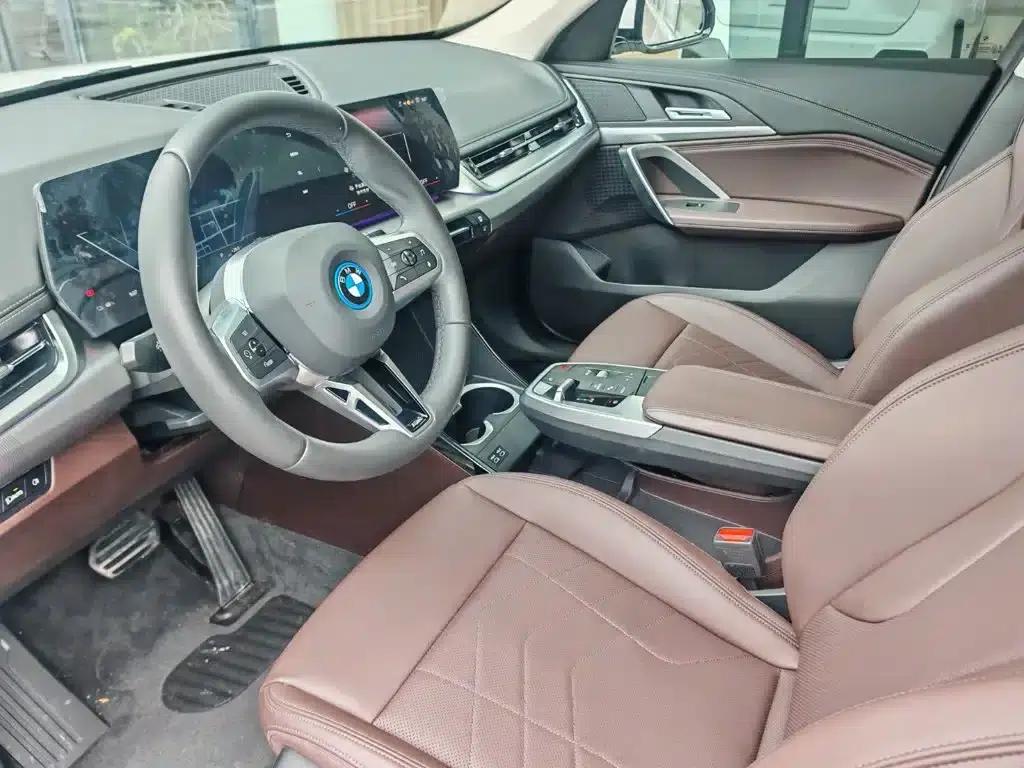 BMW iX1 2023 eDrive25L M Sport Package — миниатюра 8