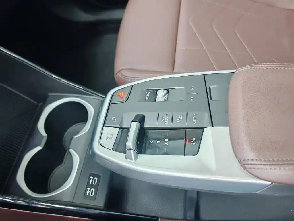 BMW iX1 2023 eDrive25L M Sport Package — миниатюра 9