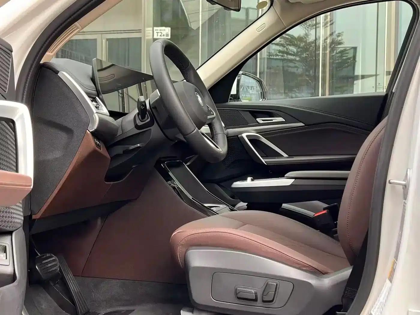 BMW iX1 2023 eDrive25L M Sport Package — миниатюра 12