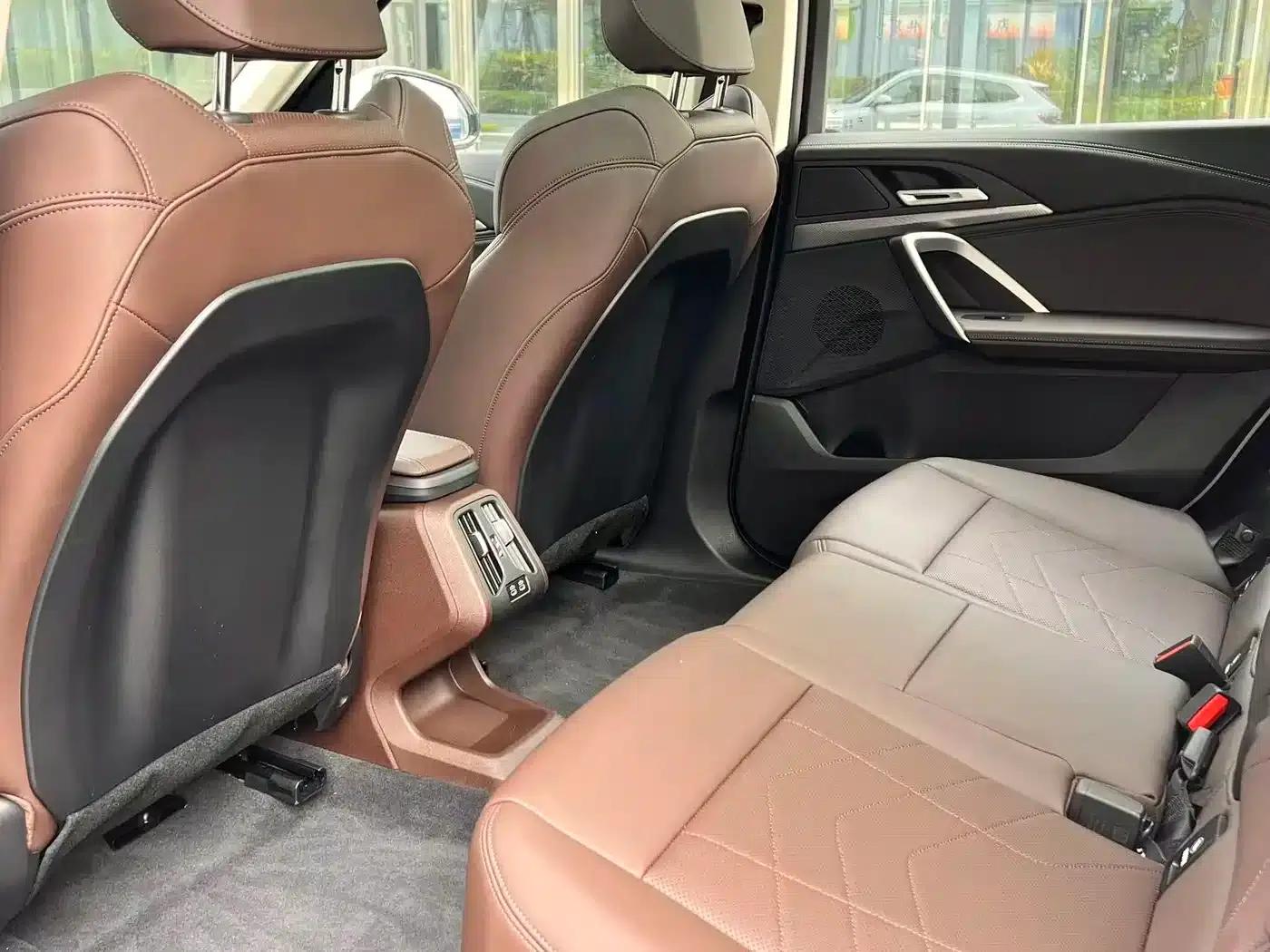 BMW iX1 2023 eDrive25L M Sport Package — миниатюра 13