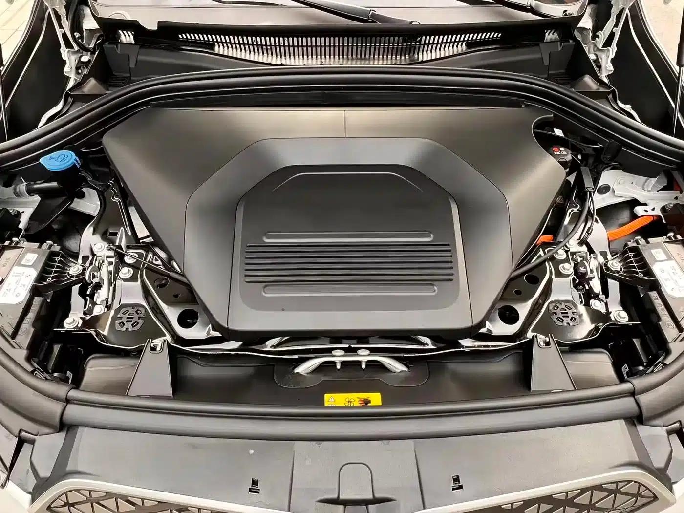 BMW iX1 2023 eDrive25L M Sport Package — миниатюра 9
