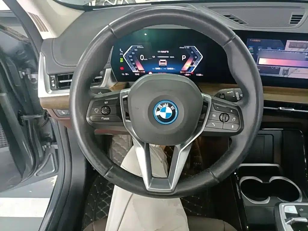 BMW iX1 2023 xDrive30L X Design Package — миниатюра 11