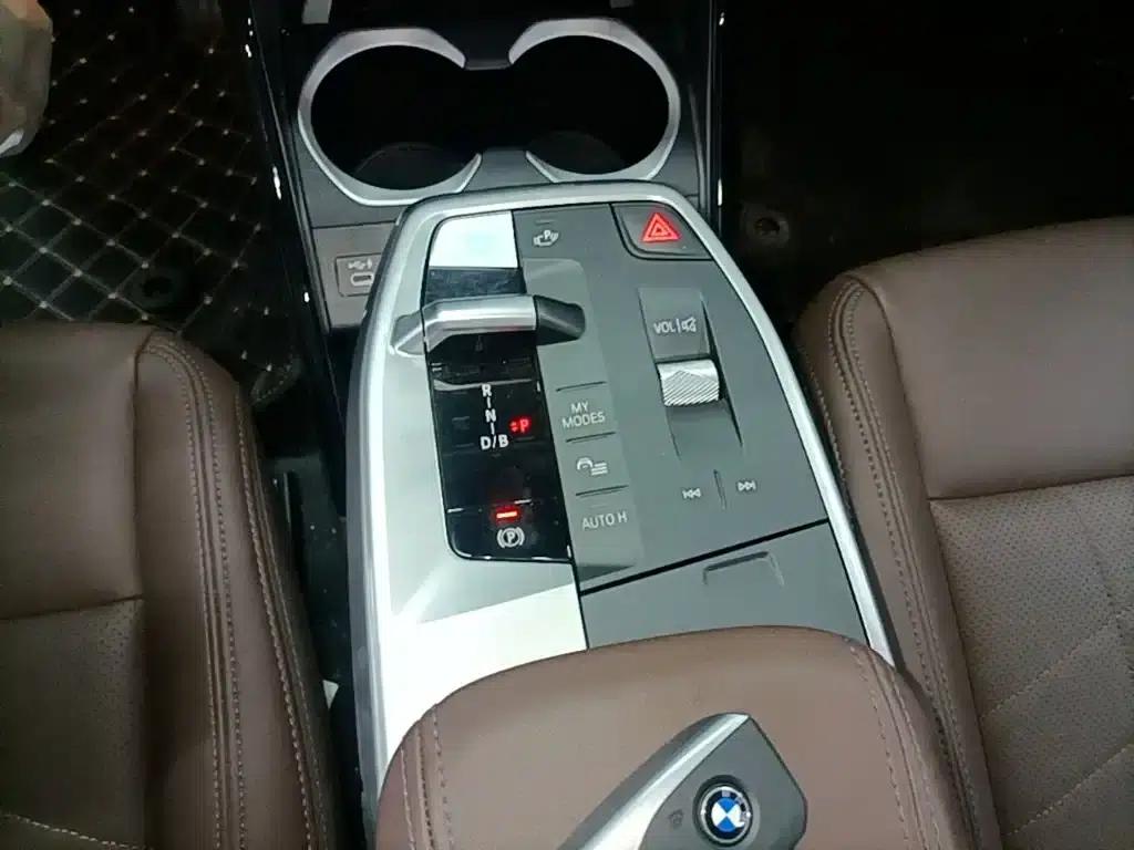 BMW iX1 2023 xDrive30L X Design Package — миниатюра 14