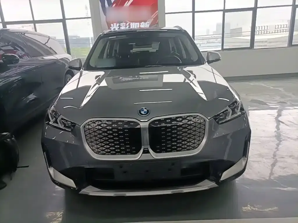 BMW iX1 2023 xDrive30L X Design Package — миниатюра 3