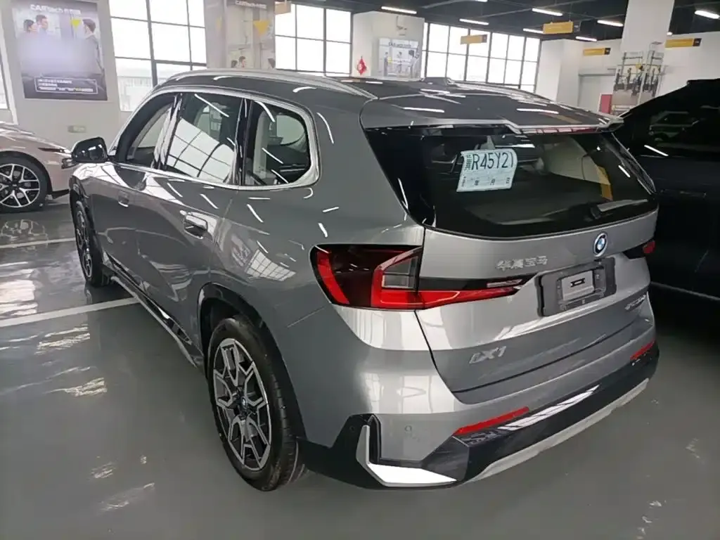 BMW iX1 2023 xDrive30L X Design Package — миниатюра 5