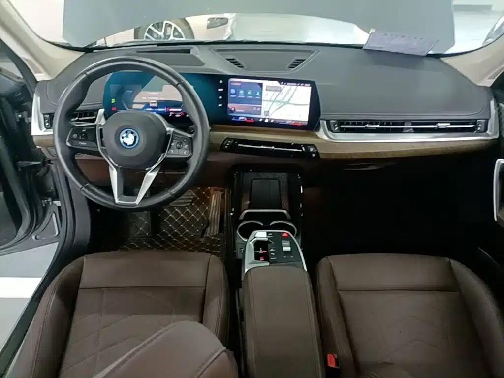 BMW iX1 2023 xDrive30L X Design Package — миниатюра 10