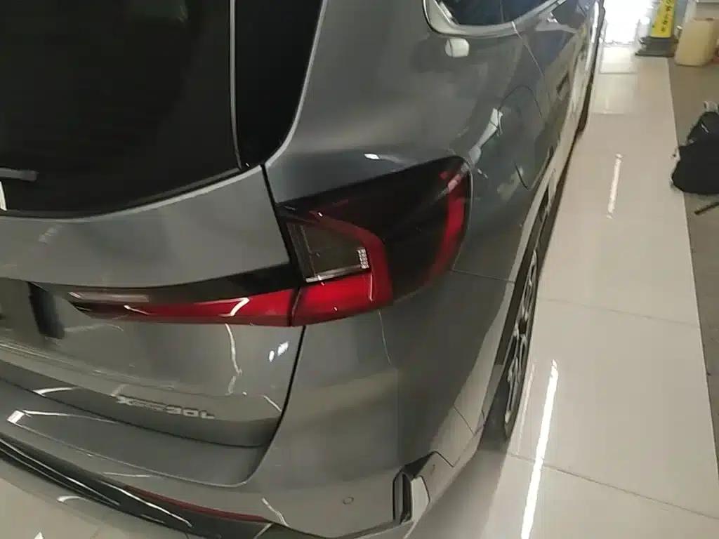 BMW iX1 2023 xDrive30L X Design Package — миниатюра 8