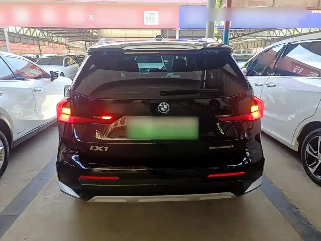 BMW iX1 2023 eDrive25L X Design Package — миниатюра 6