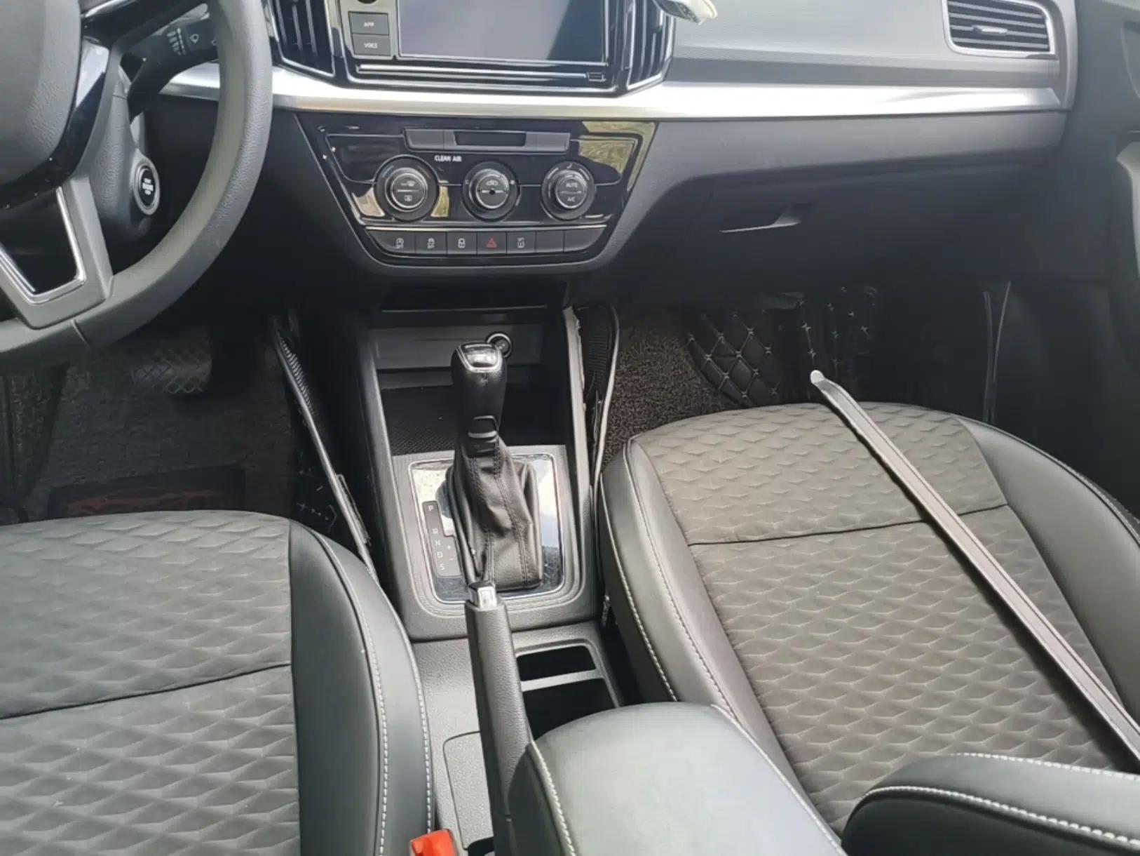 Skoda Kamiq 2018 1.5L Automatic Comfort Edition China VI Standard — миниатюра 16
