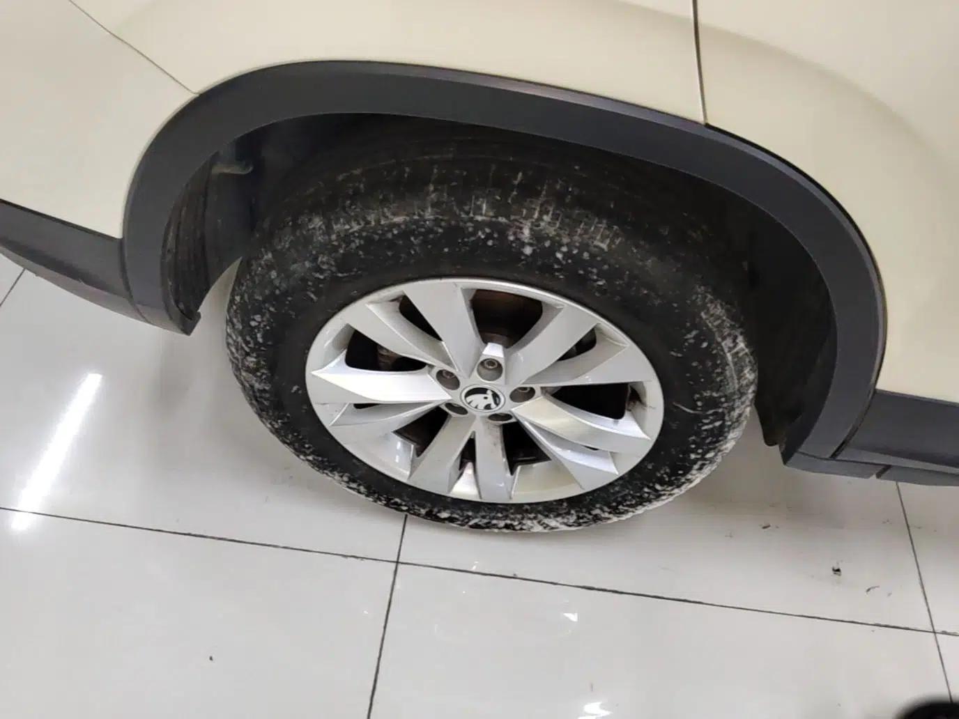 Skoda Kamiq 2020 1.5L Automatic Standard Edition — миниатюра 11