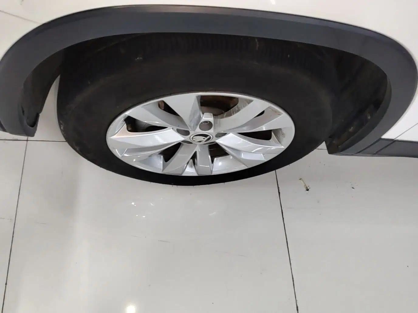 Skoda Kamiq 2020 1.5L Automatic Standard Edition — миниатюра 10