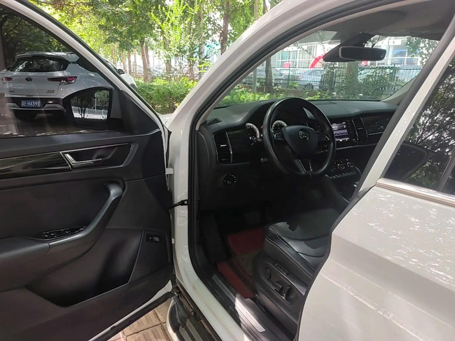 Skoda Kodiaq 2018 TSI380 7-Seater Four-Wheel-Drive Flagship Edition — миниатюра 18