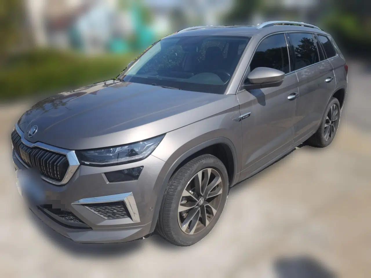 Skoda Kodiaq 2022 Restyled TSI330 7-Seater Two-Wheel-Drive Luxury Edition — миниатюра 1