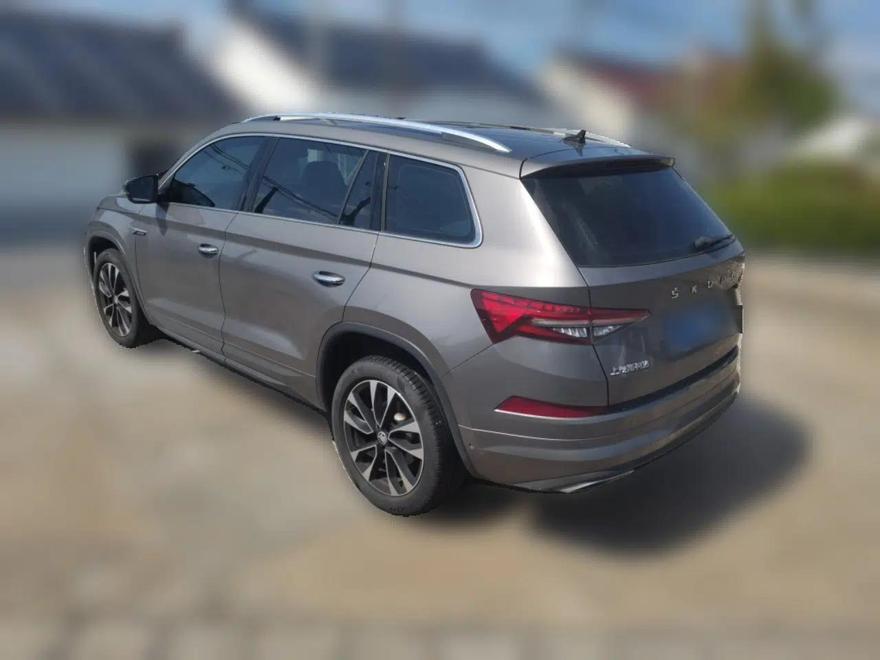Skoda Kodiaq 2022 Restyled TSI330 7-Seater Two-Wheel-Drive Luxury Edition — миниатюра 4