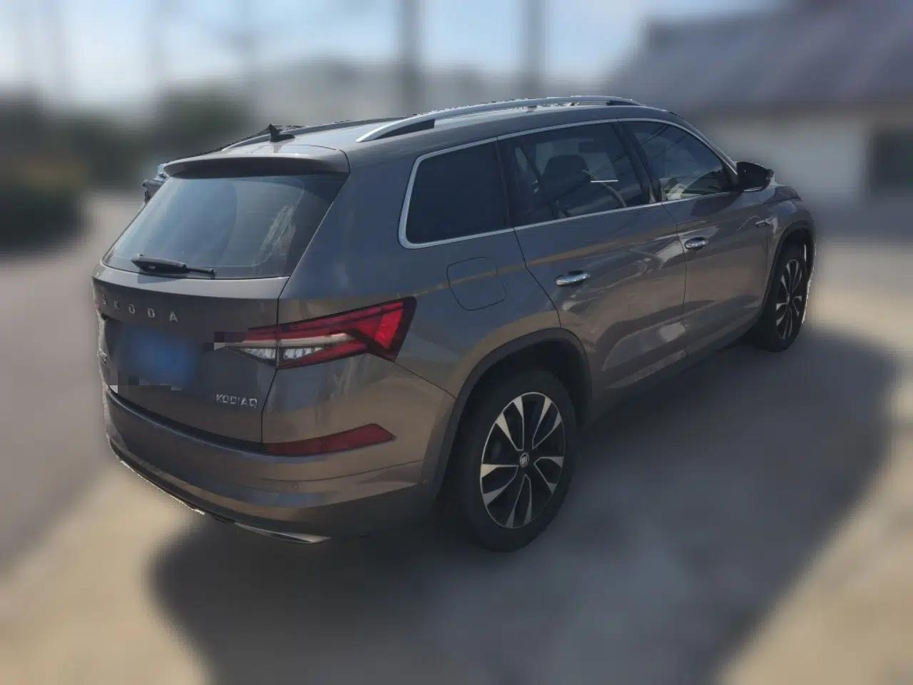 Skoda Kodiaq 2022 Restyled TSI330 7-Seater Two-Wheel-Drive Luxury Edition — миниатюра 6