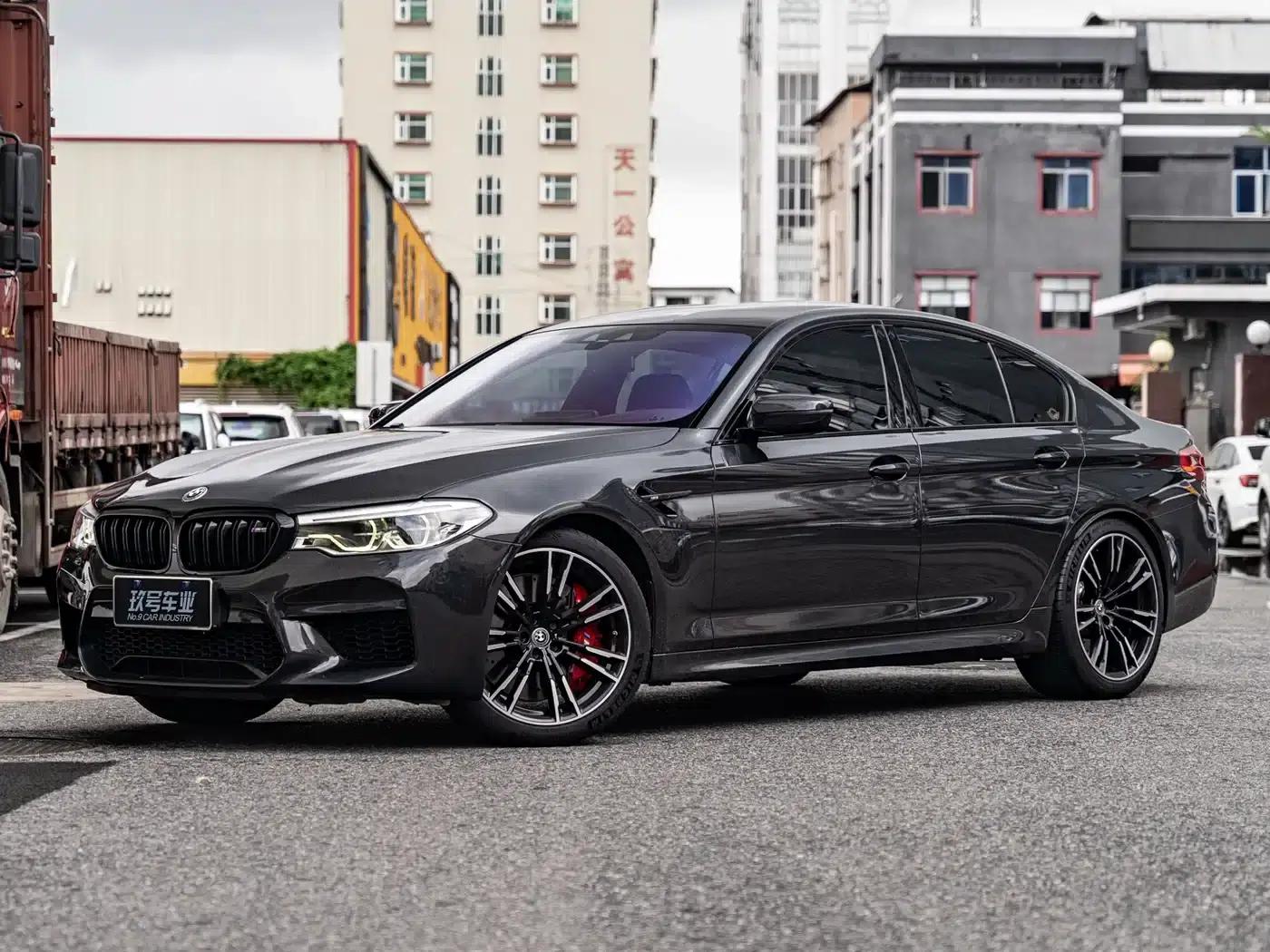 2018 BMW M5 — миниатюра 1