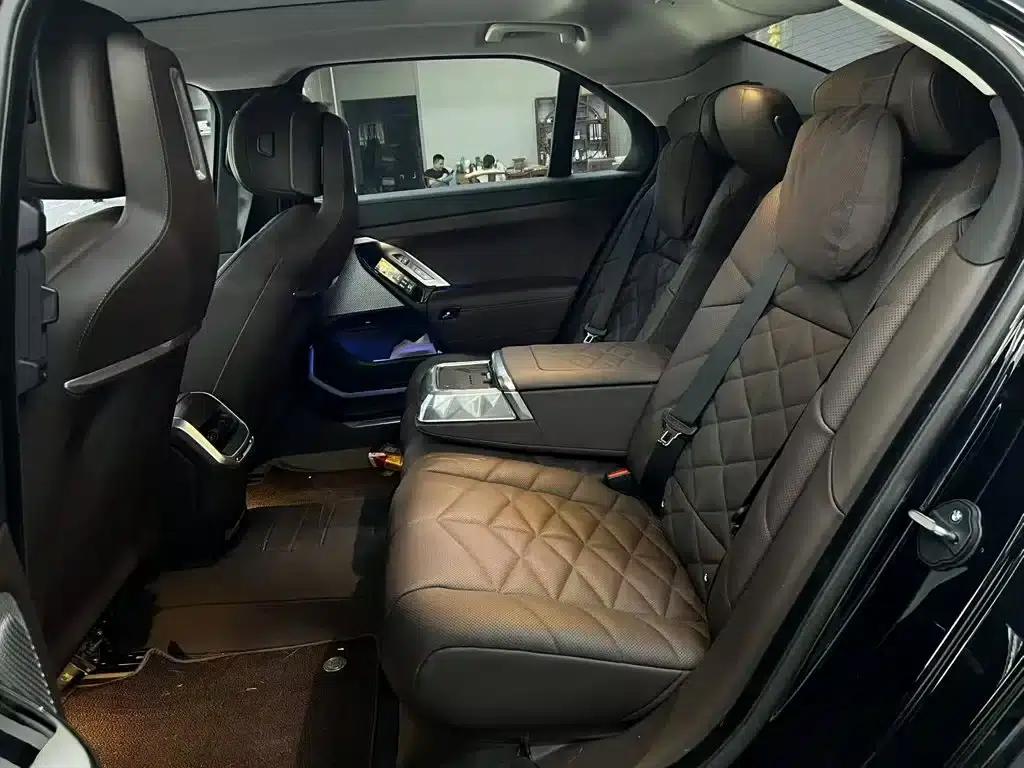 BMW i7 2023 eDrive50L Leading M Sport Package — миниатюра 10