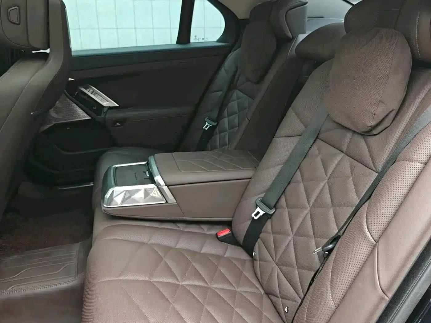 BMW i7 2023 eDrive50L Leading M Sport Package — миниатюра 11