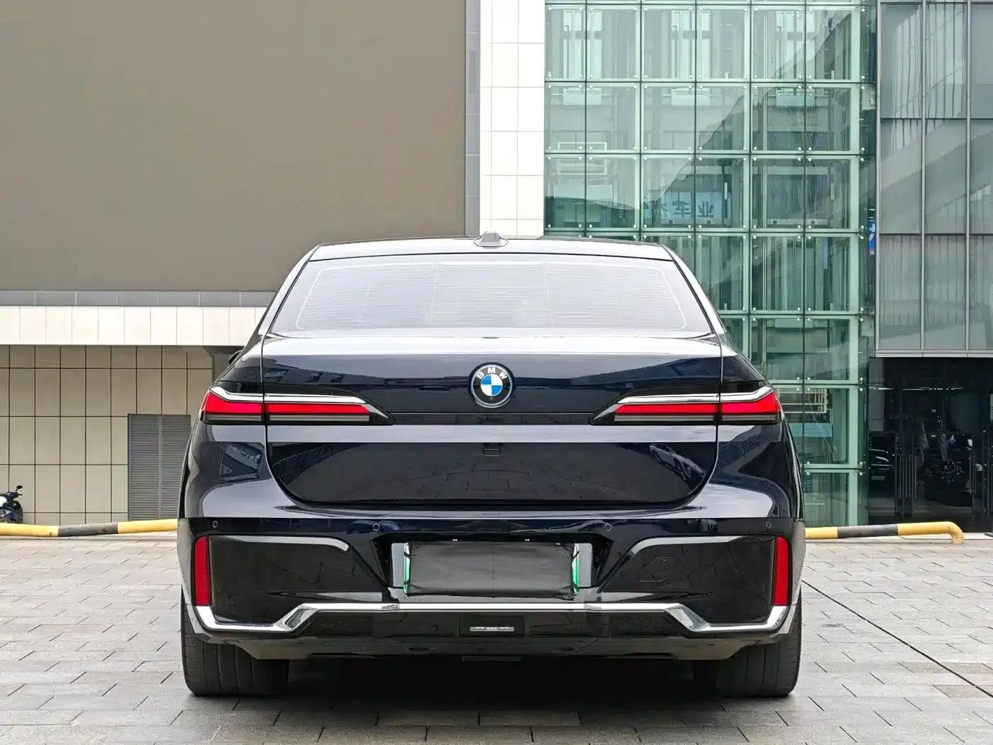 BMW i7 2023 eDrive50L Leading M Sport Package — миниатюра 3