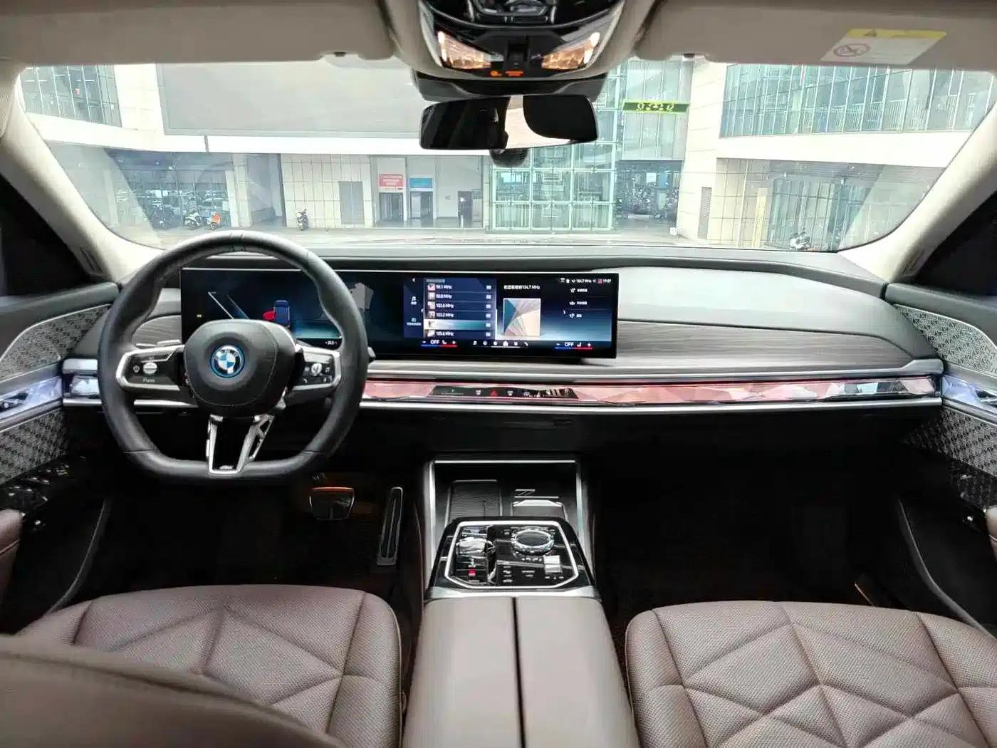 BMW i7 2023 eDrive50L Leading M Sport Package — миниатюра 9
